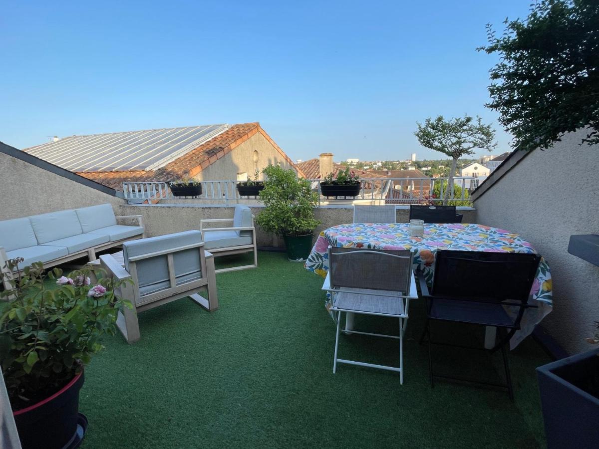 Grand Appartement Hypercentre Avec Terrasse Et Parking Poitiers Eksteriør billede